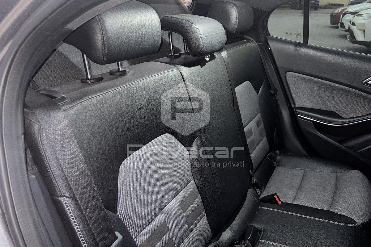 MERCEDES GLA 180 d Automatic Premium