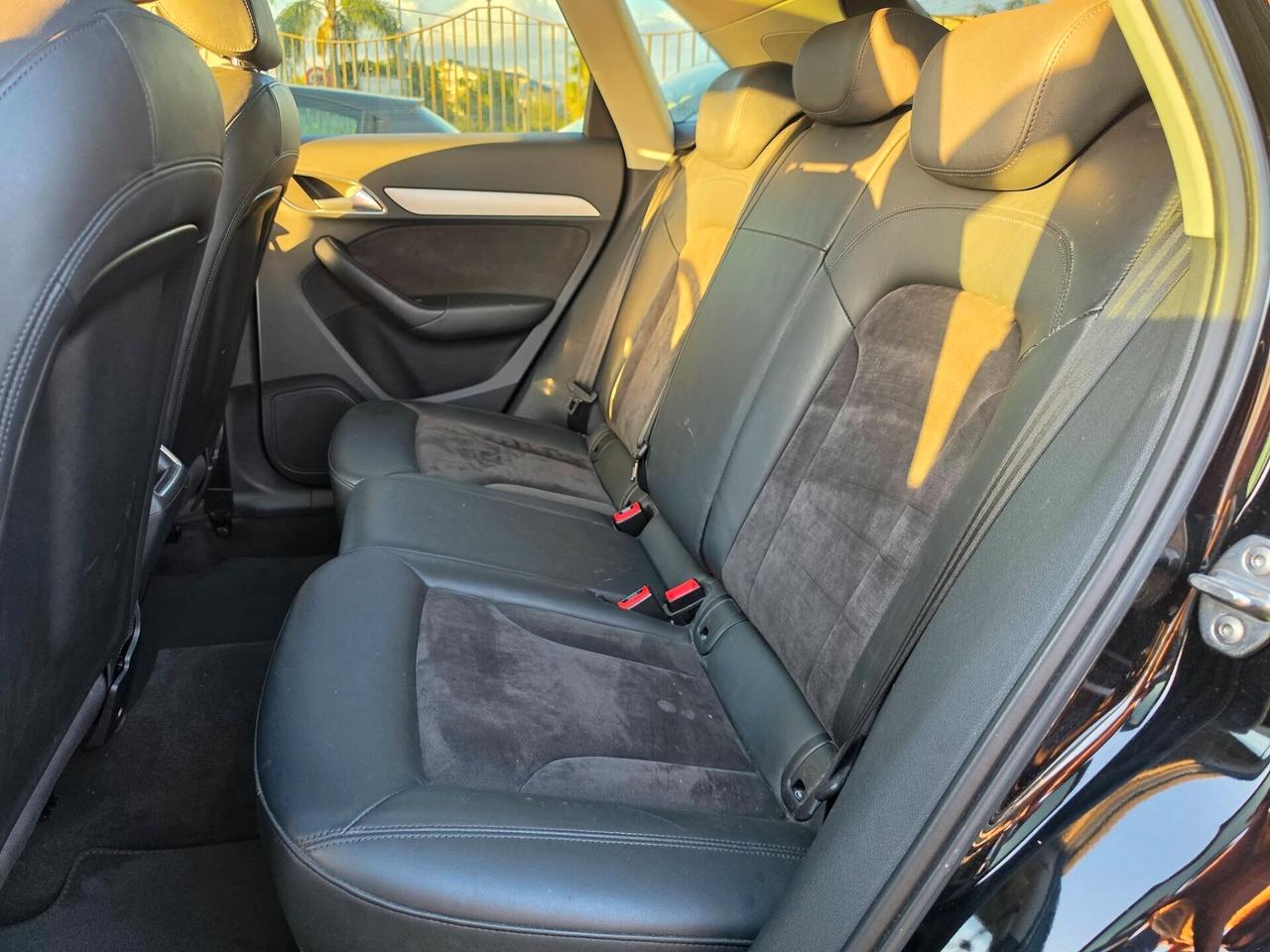Audi Q3 2.0 TDI 150 CV S tronic Tetto Apribile- Matrix