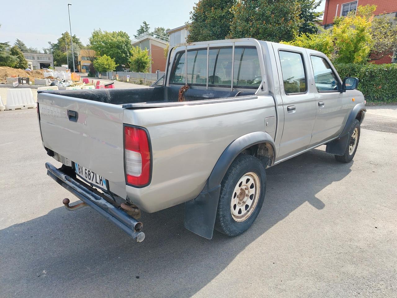 Nissan Navara 4x4 con Gancio e climatizzatore