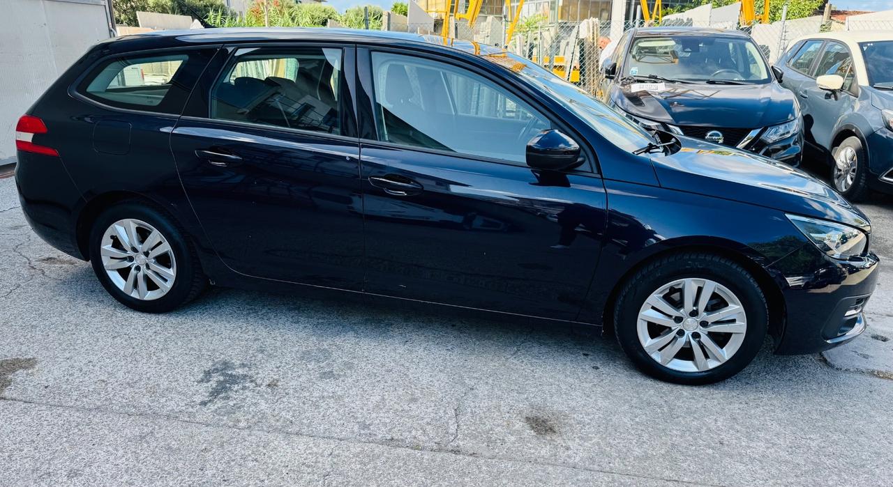 Peugeot 308 BlueHDi 120 S&S SW Allure