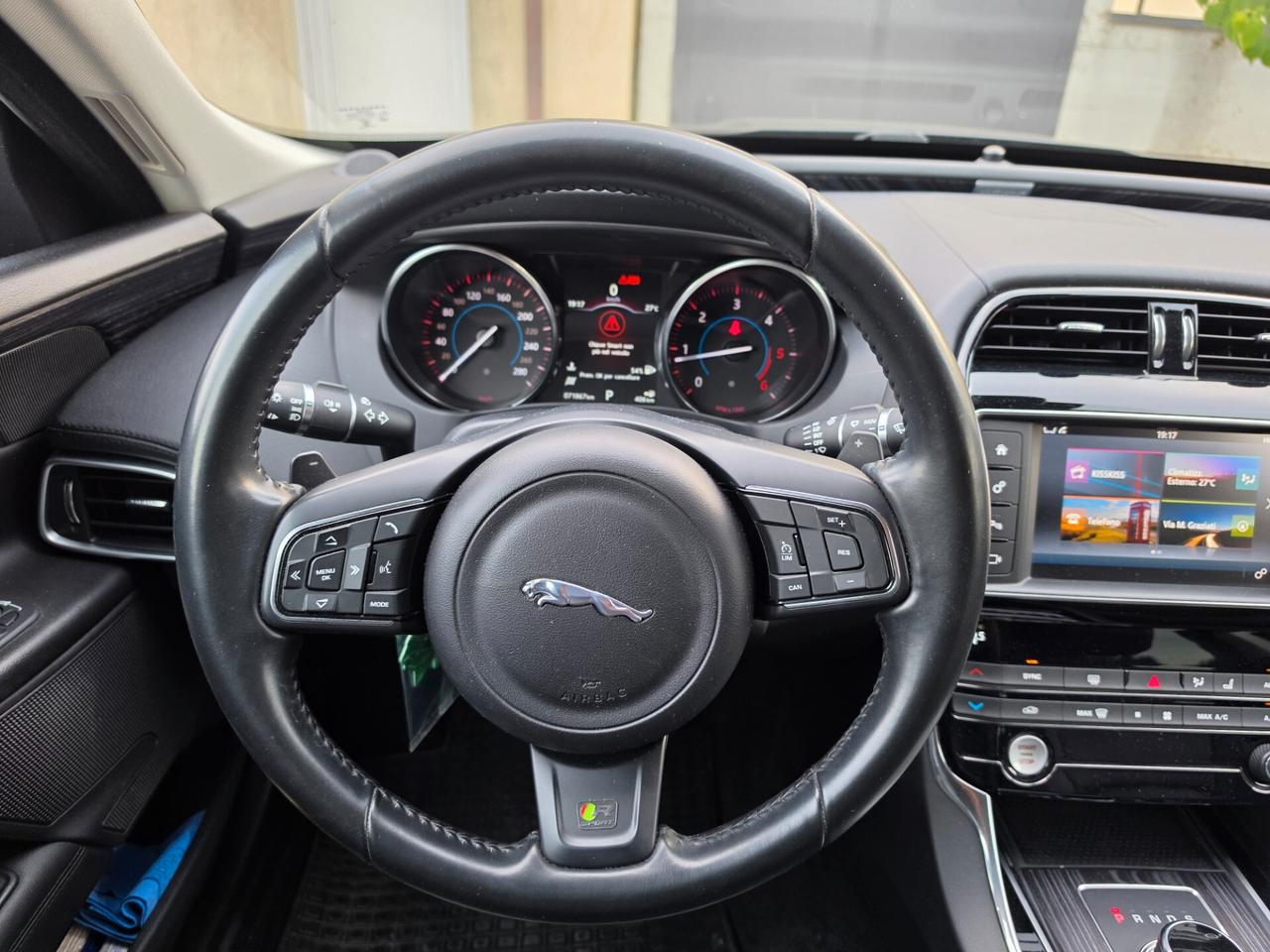 Jaguar XE 2.0 D Turbo aut. Portfolio