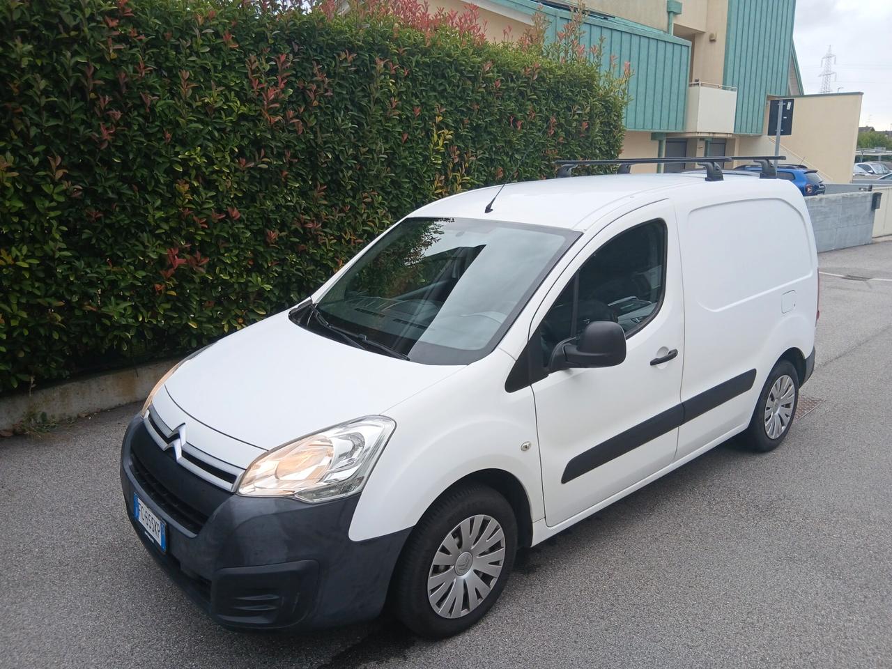 Citroen Berlingo BlueHDi 100 Van 3 posti solo 80000 km tua a € 193