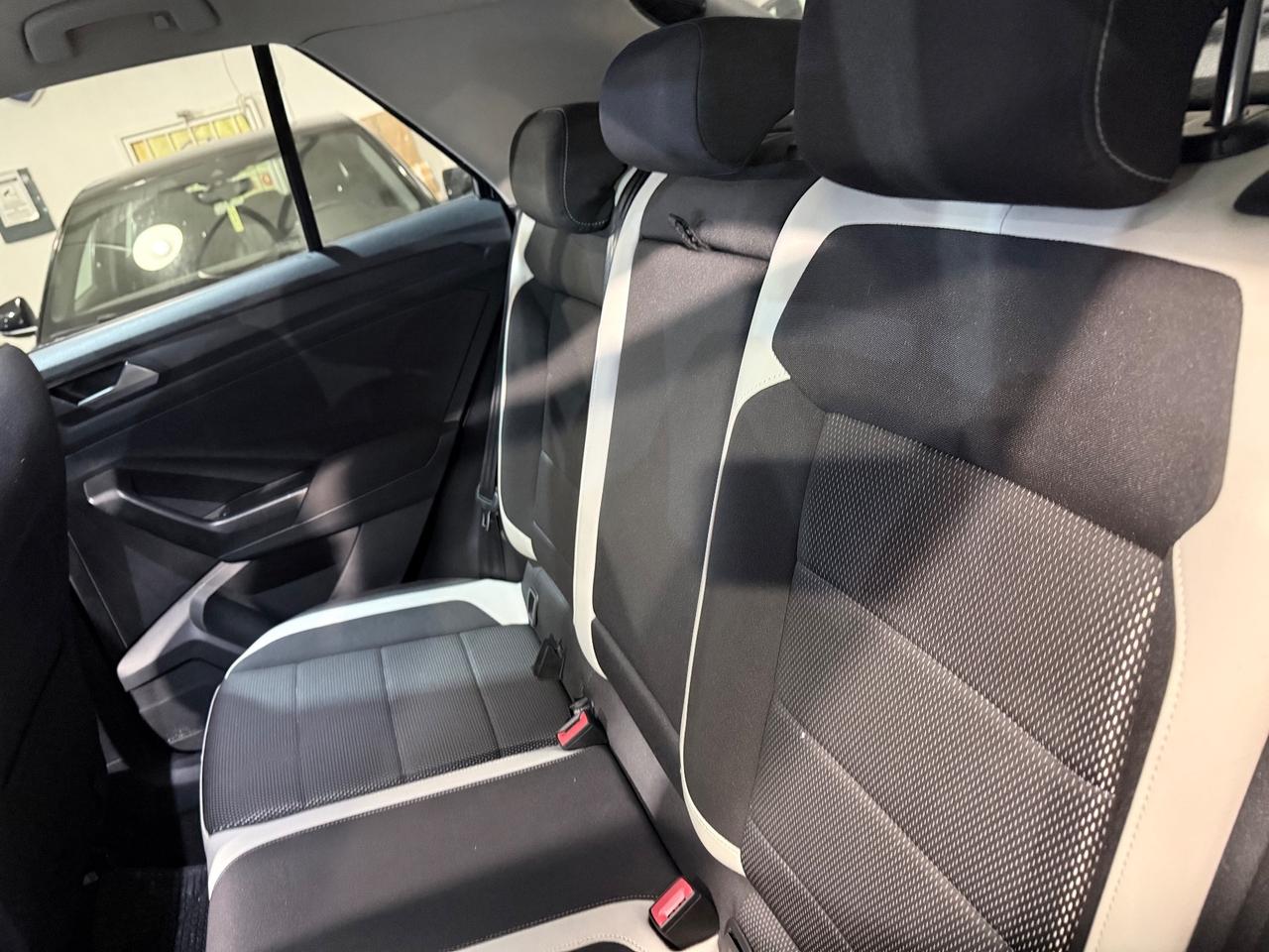 Volkswagen T-Roc 1.6 TDI SCR Advanced BlueMotion Technology