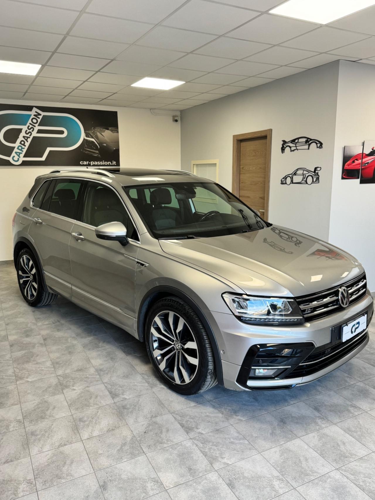 Volkswagen Tiguan R line 2.0 TDI SCR DSG BlueMotion Technology Tetto panoramico
