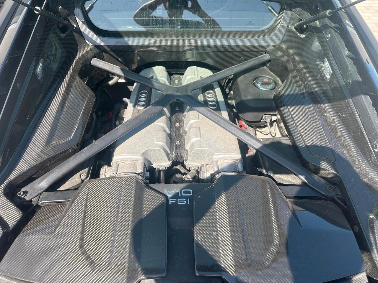 Audi R8 Coupé 5.2 FSI quattro S tronic plus PERFORMANCE - PRONTA CONSEGNA - TAGLIANDI CERTIFICATI - CARBONIO