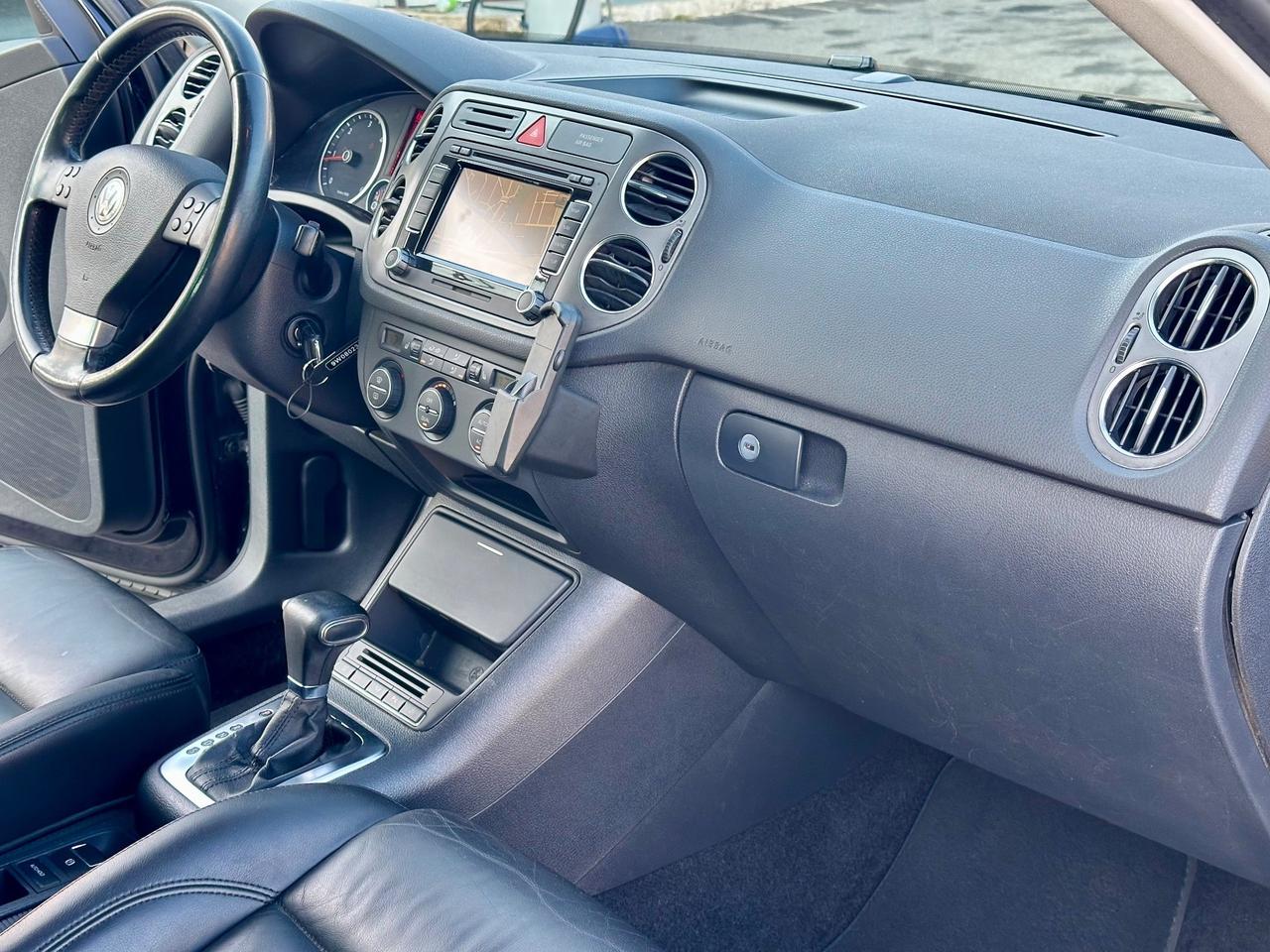 Volkswagen Tiguan 2.0 TDI DPF 4MOTION tiptronic Track & Field