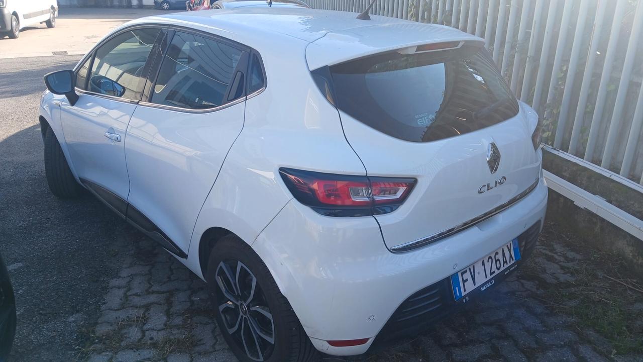 Renault Clio TCe 12V 90 CV 5 porte Moschino Zen