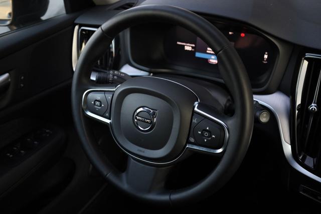 VOLVO V60 NON MARCIANTE B3 automatico Essential PREZZO NETTO