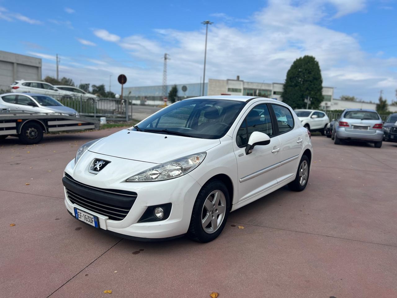 Peugeot 207 1.4 HDi 70CV 5p. Allure
