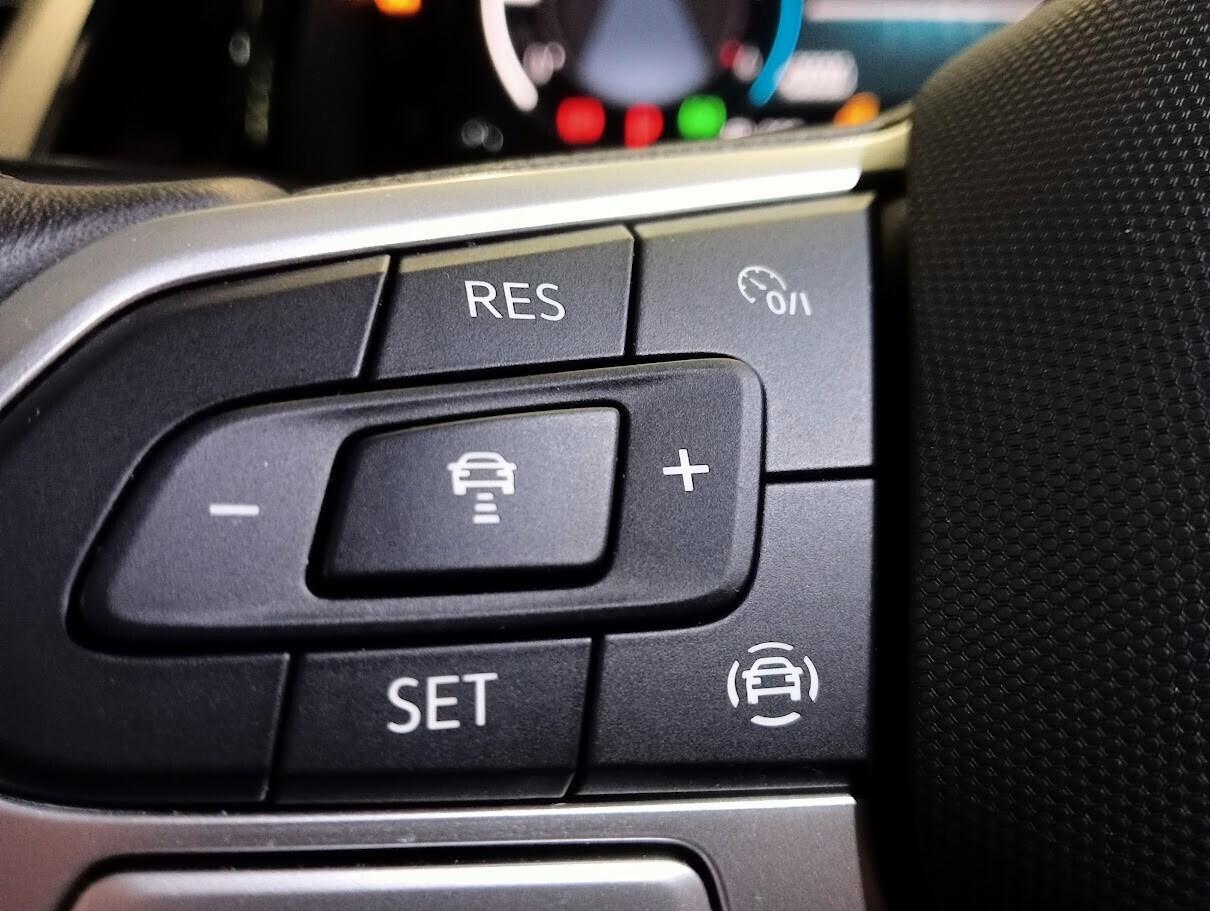 Volkswagen T7 Multivan TDI DSG 7P TETTO PANORAMICO PRONTA CONSEGNA