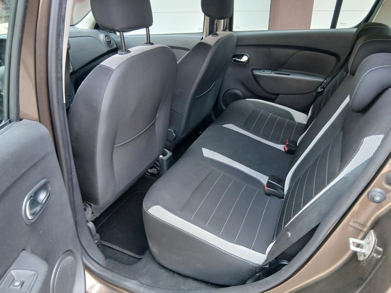 Dacia Sandero Stepway 0.9 TCe 12V TurboGPL 90CV tua a € 164 mese