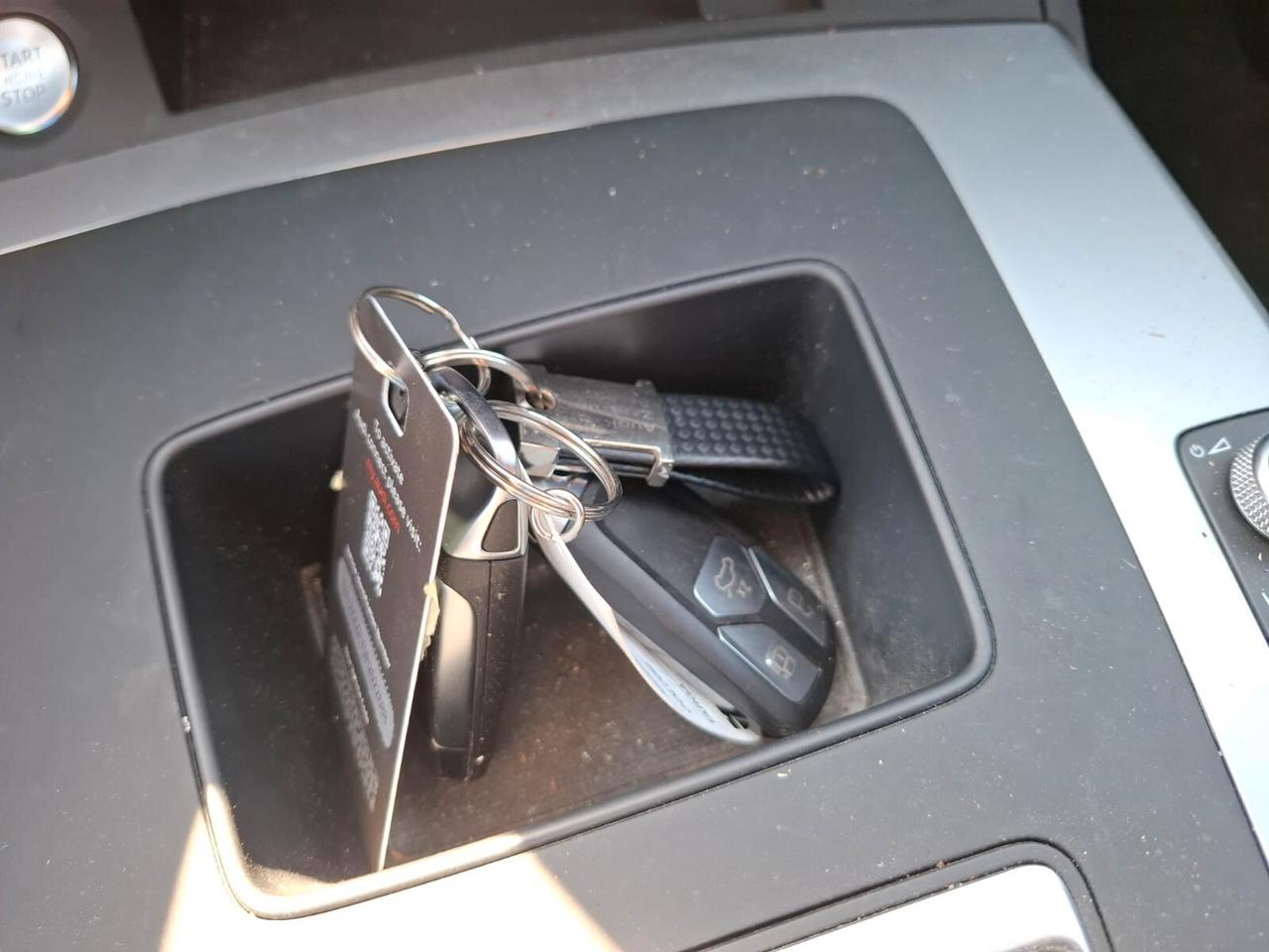Audi Q5 SPB 40 2.0 TDI quattro S tronic line - SINISTRATO