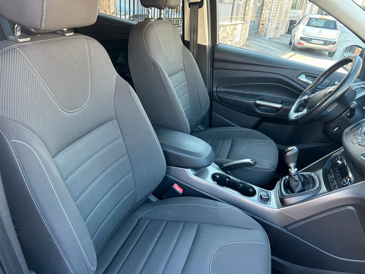 Ford Kuga 2.0 TDCI 140 CV 4WD Titanium
