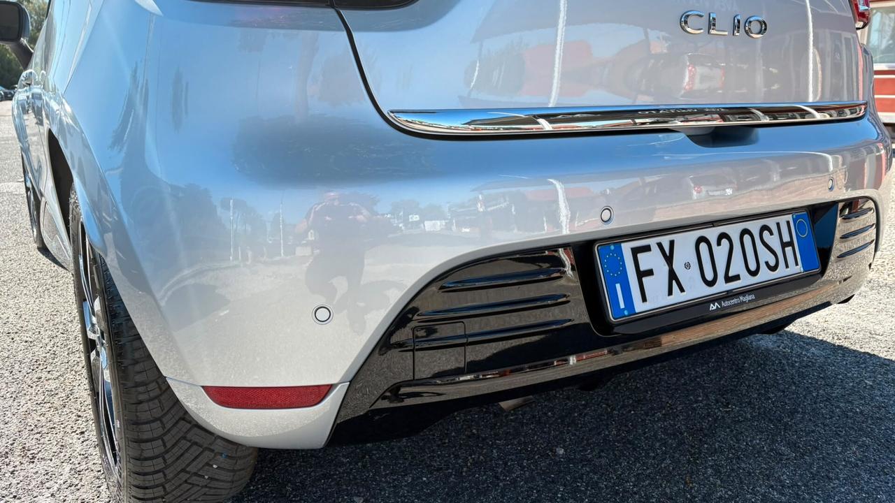Renault Clio dCi 8V 75 CV 5 porte Moschino Intens