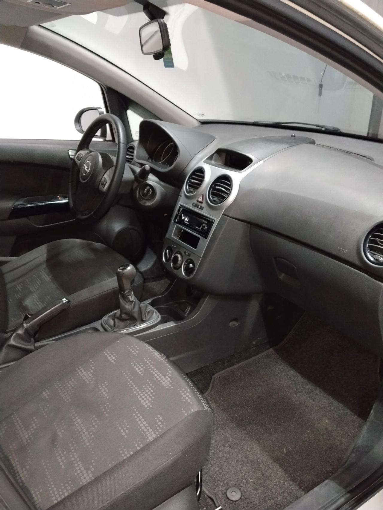 Opel Corsa 1.2 benzina 2011 CON GARANZIA