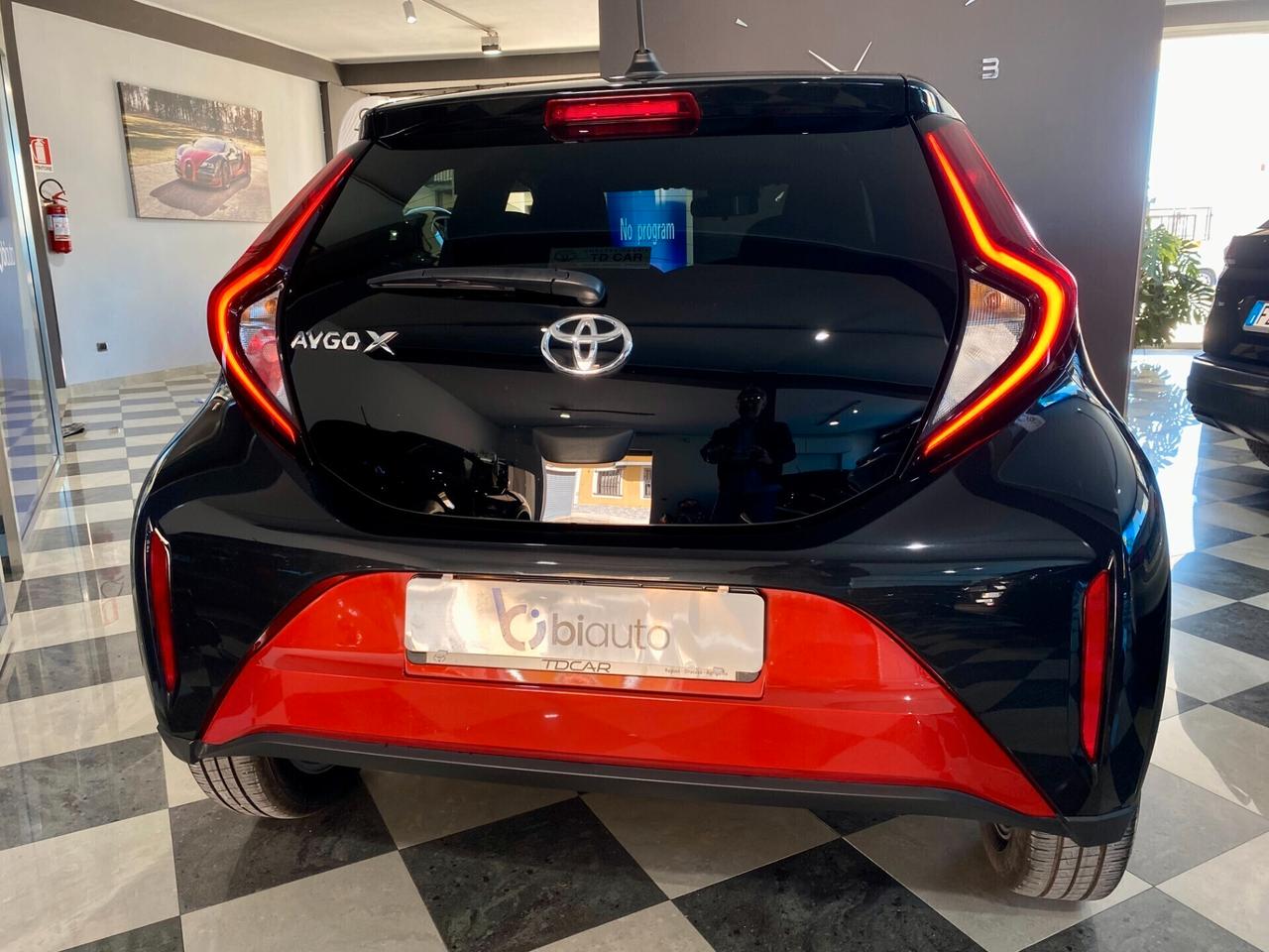 Toyota Aygo X 1.0 VVT-i 72 CV 5 porte Lounge-2022