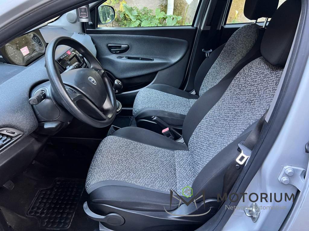 Lancia Ypsilon 5 Porte Ypsilon 1.2 Silver ecochic Gpl 69cv