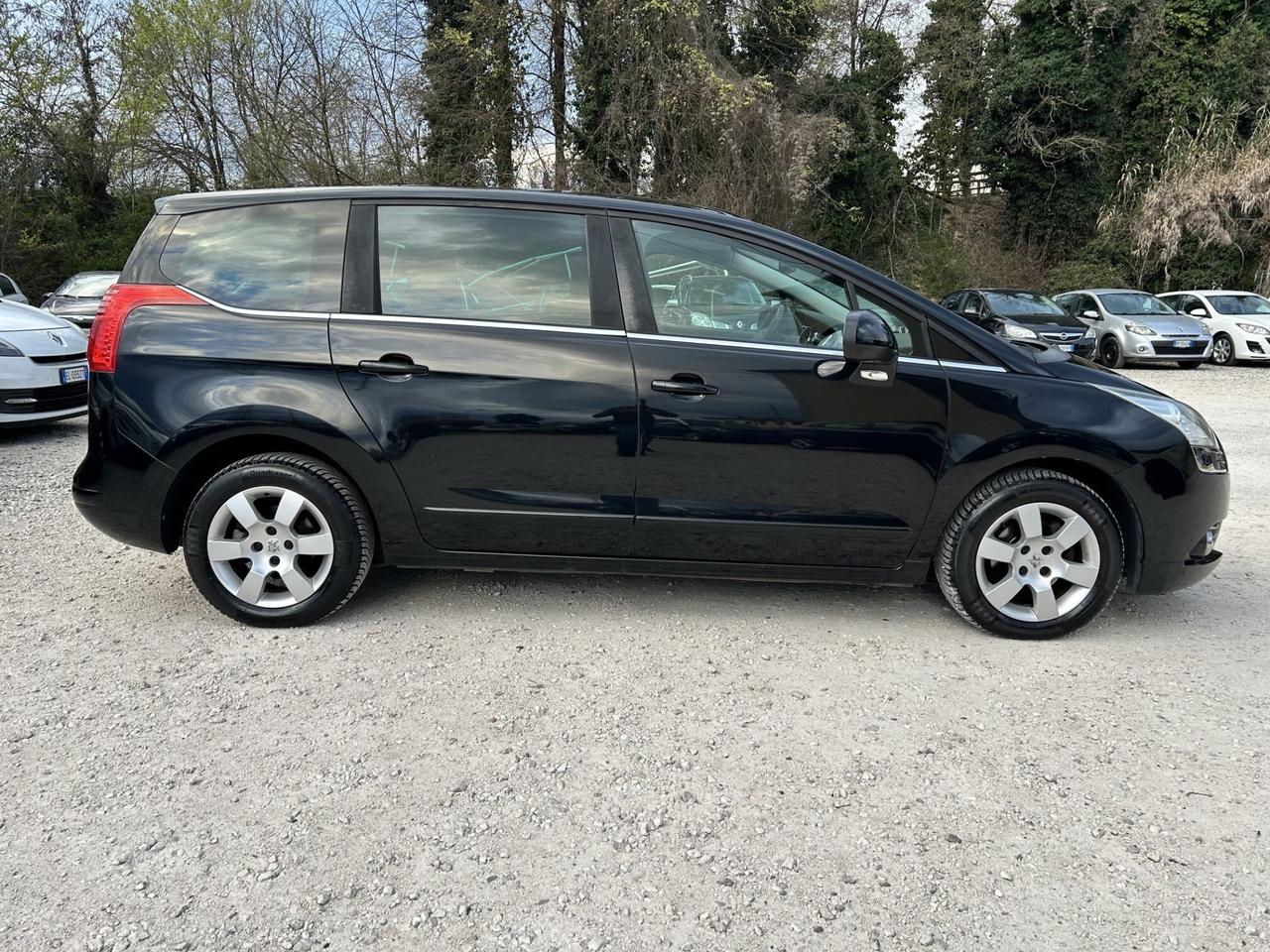 PEUGEOT 5008 1.6HDI 7 POSTI UNICO TOP