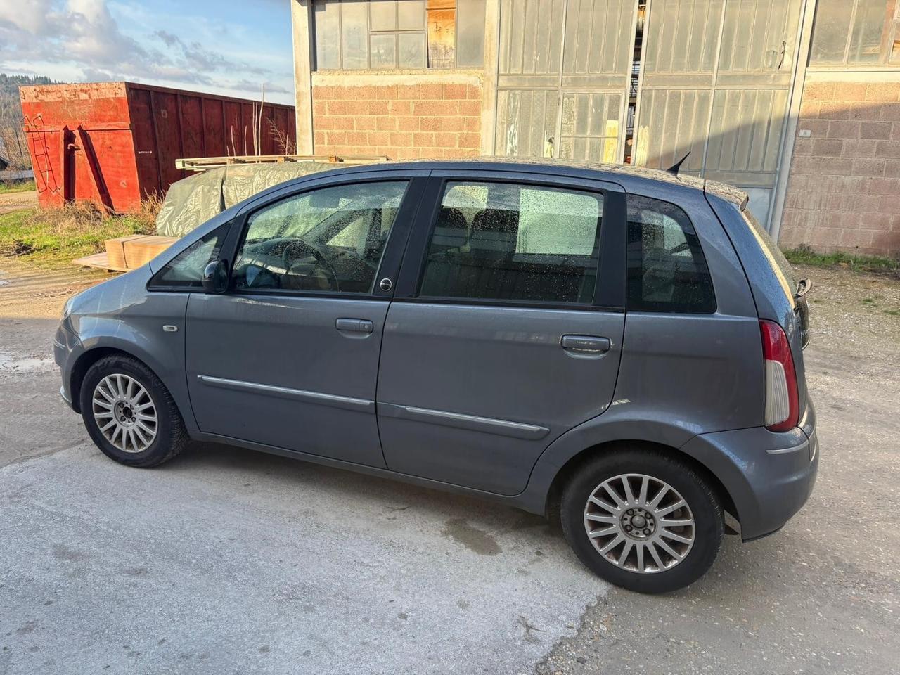 Lancia MUSA 1.4 8V Ecochic (GPL) Gold 2012 207.000 KM