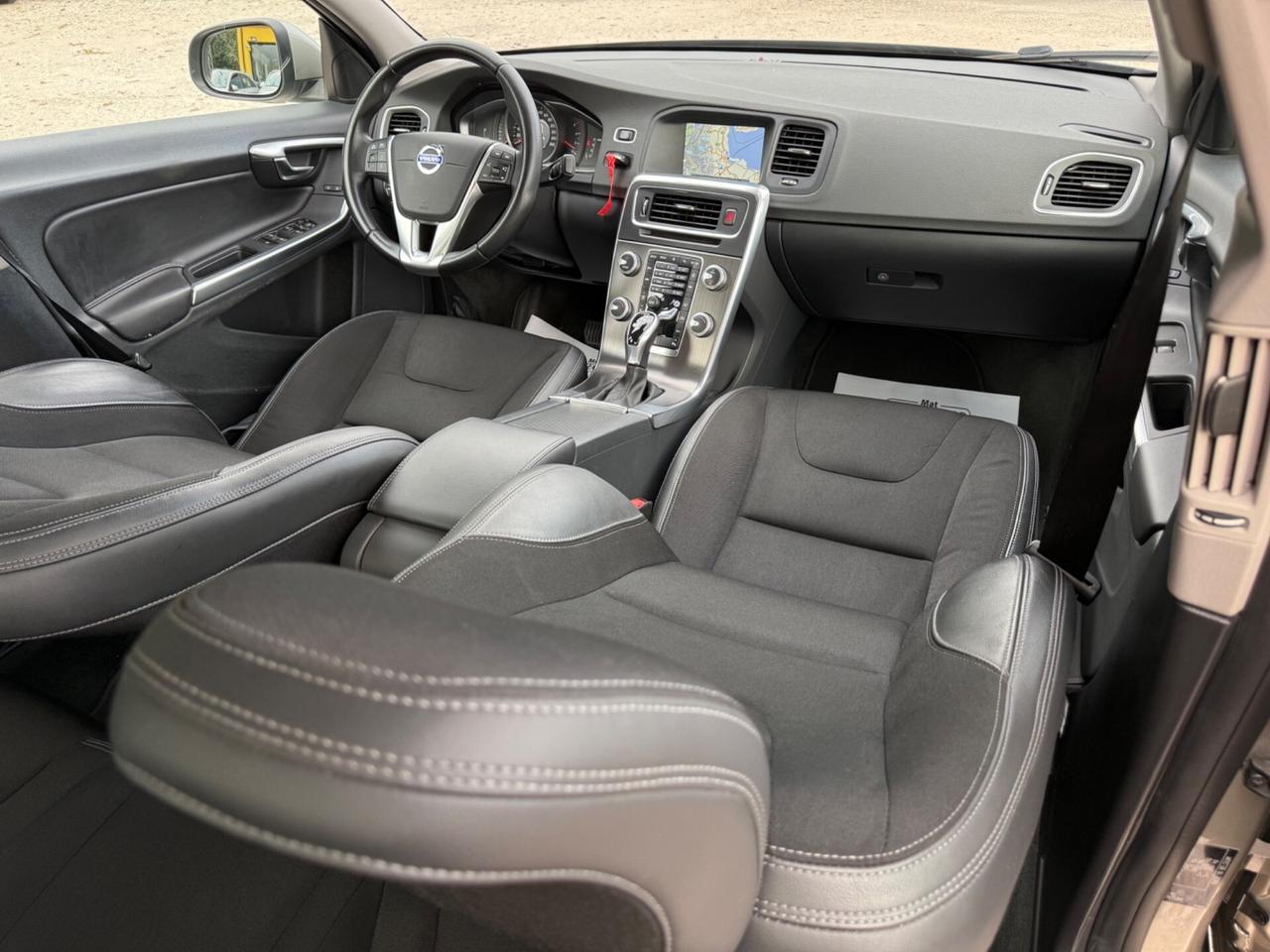 Volvo S60 D4 R-design UNICO TOP
