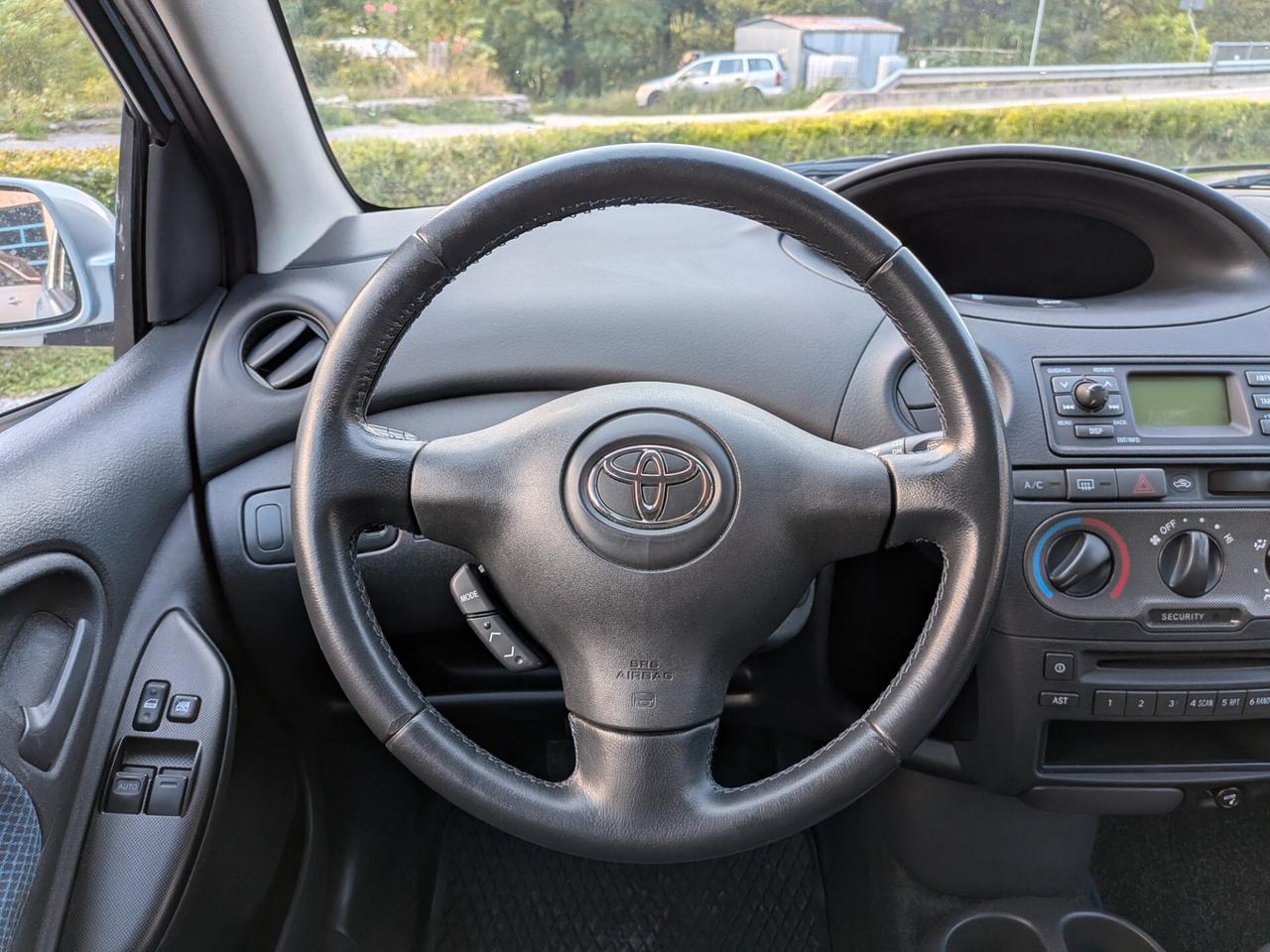 TOYOTA YARIS 1.0 VVT-i 65CV