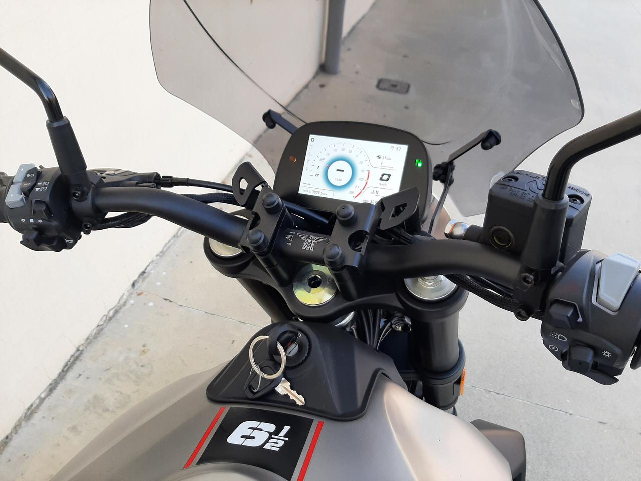 Moto Morini 6½ STR ABS
