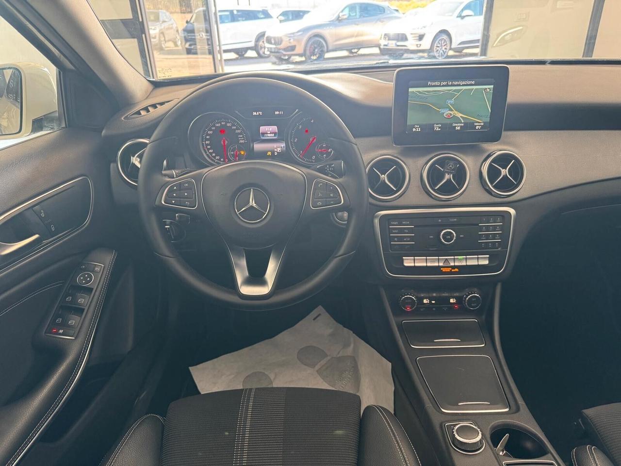 Mercedes-benz GLA 200 d Sport TETTO - 2017