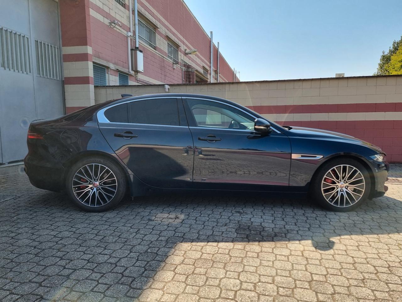 Jaguar XE 2.0 D 204 CV aut. SE
