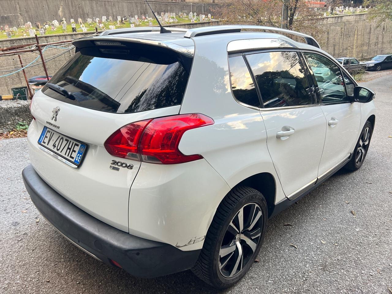 Peugeot 2008 1.6 e-HDi 92 CV Allure - 2014