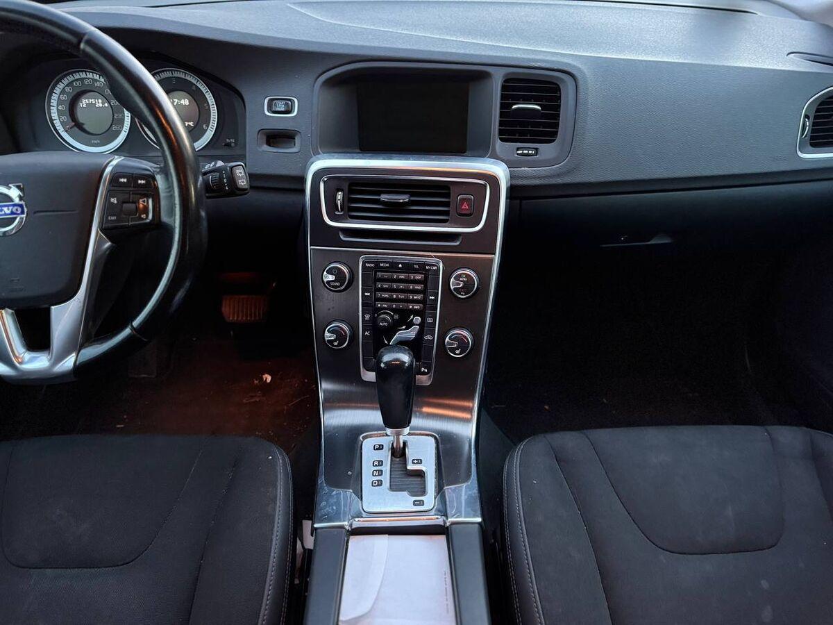 Volvo V60 V60 2.0 D4 ved (d3) Momentum geartronic