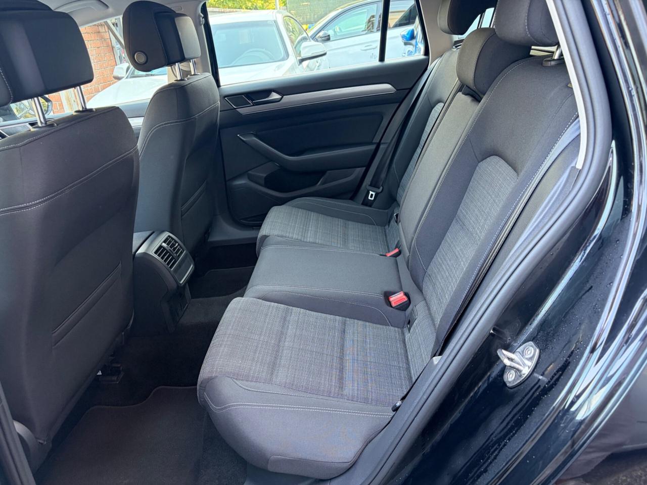Volkswagen Passat Variant 2.0 TDI SCR EVO DSG Business