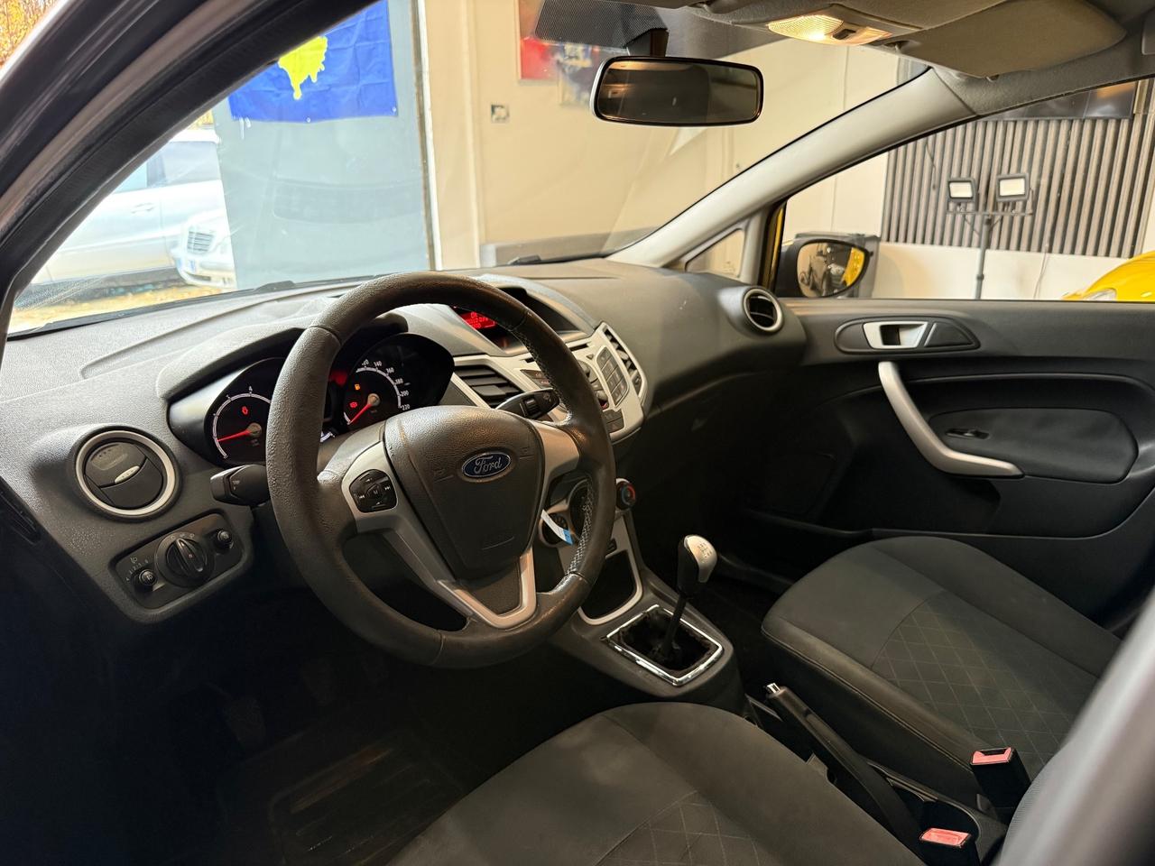 Ford Fiesta 1.2 BENZINA ANNO 2011 neopatentati