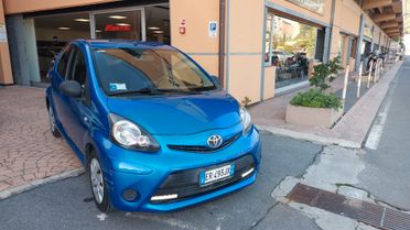 Toyota Aygo 1.0 12V VVT-i 5 porte Active Connect