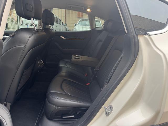 MASERATI Levante V6 Q4 350CV NAVI+RETR.