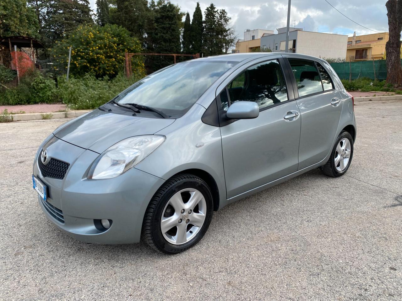 Toyota Yaris 1.3 5 porte Navi