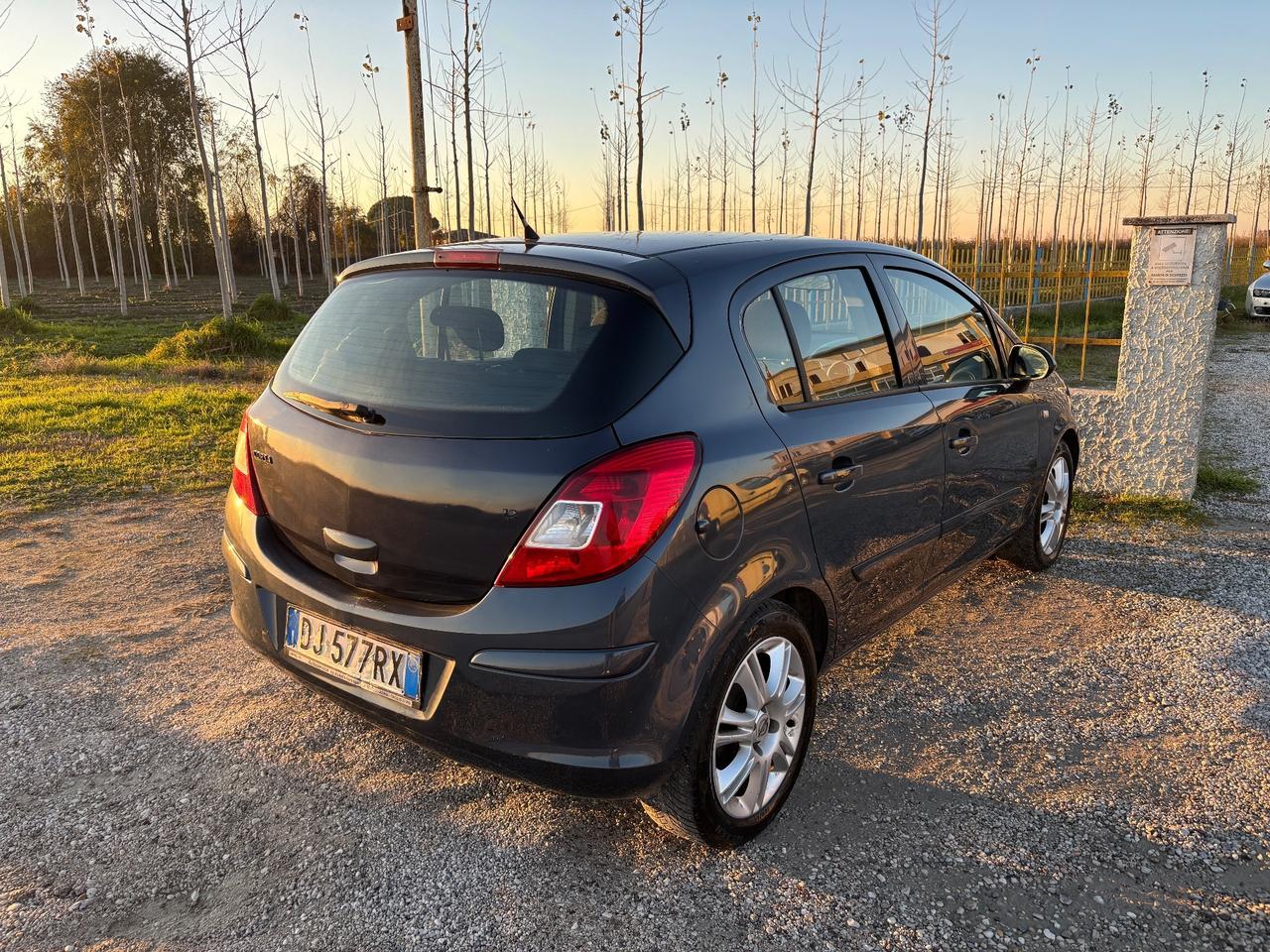 Opel Corsa 1.2 5 porte Easytronic Club