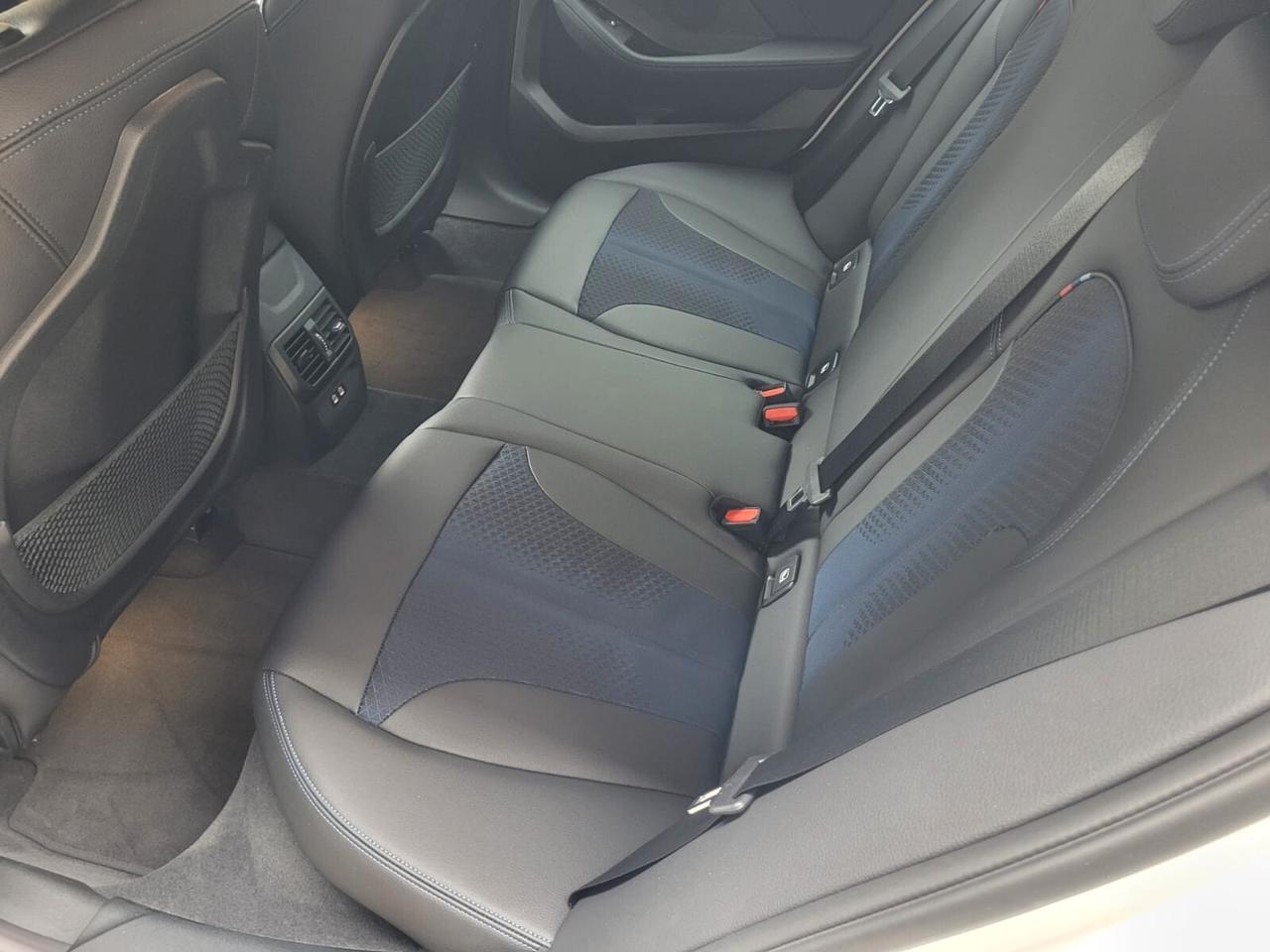 Bmw 118 D 150 Cv Automatica M-Sport+Cerchi 18 Black+Fari Led+Luci Ambiente+Retrocamera...