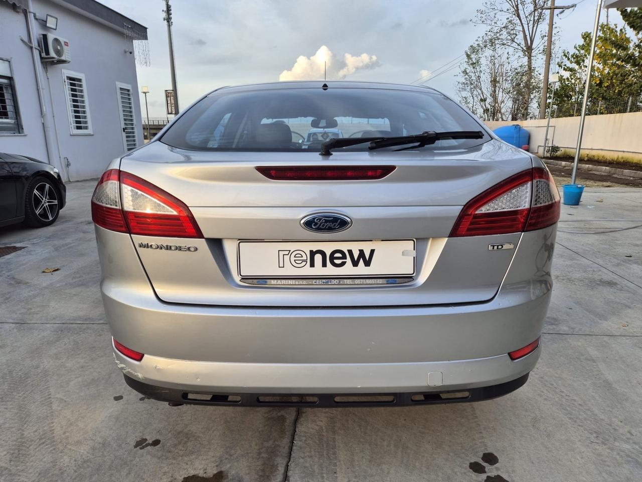 Ford Mondeo 2.0 TDCi 140 CV 5 poret Ghia DPF