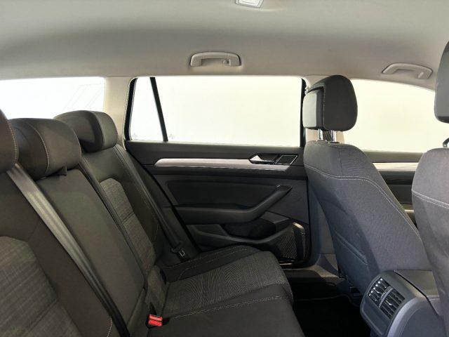 VOLKSWAGEN Passat Variant 2.0 TDI DSG ELEGANCE ---40000km