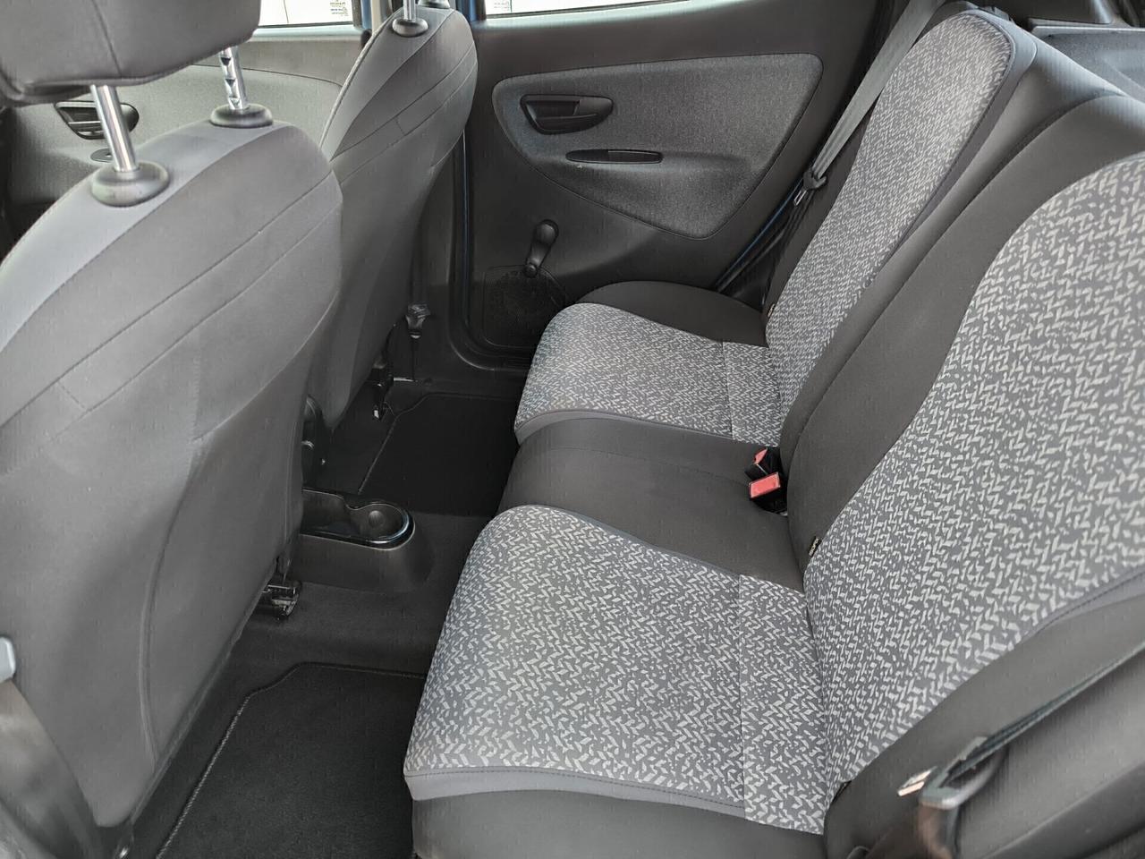 Lancia Ypsilon 1.0 FireFly 5 porte S&S Hybrid Ecochic Silver