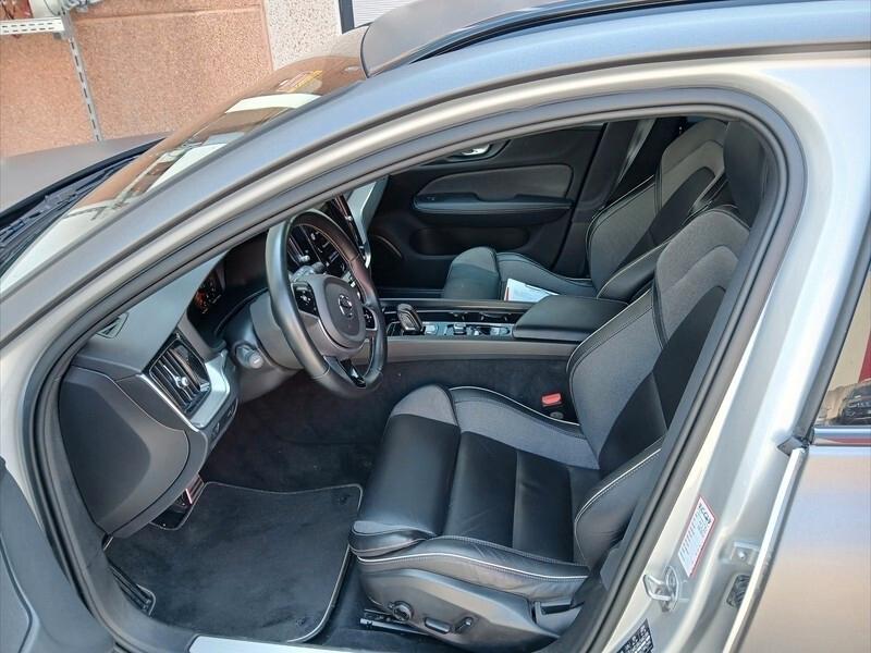 Volvo V60 2.0 B3 163CV Geartronic 8M R-design 10/2020 EURO 6D TEMP MY 21