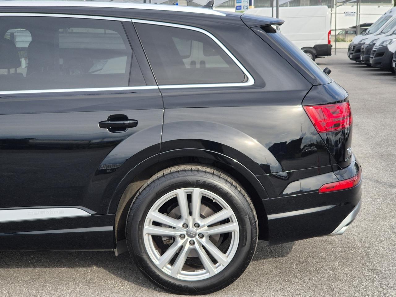 Audi Q7 3.0 TDI 245CV S-LINE 2018
