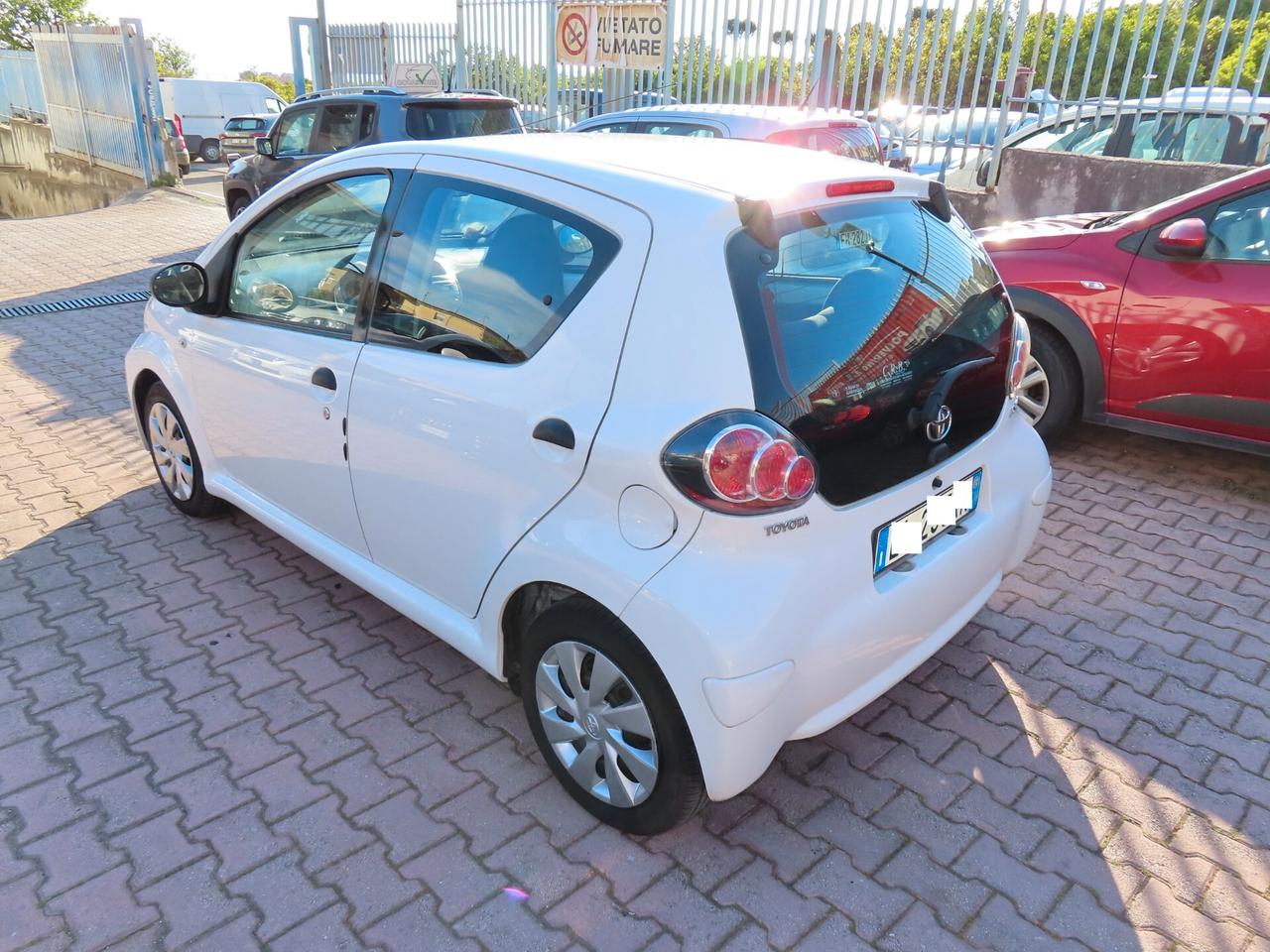 Toyota Aygo 1.0 12V VVT-i 5 porte Lounge Connect