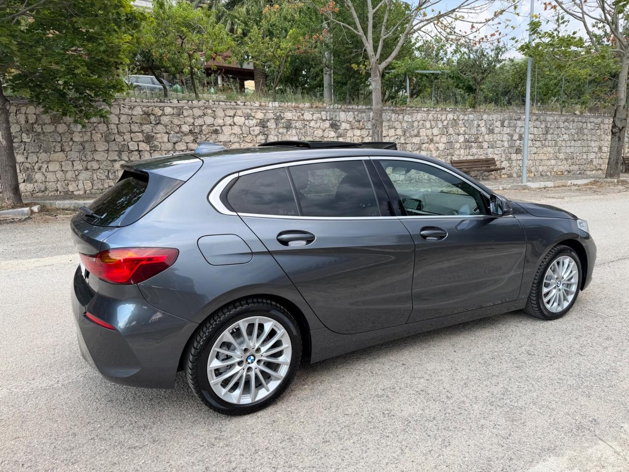 Bmw 116 116d 5p. Business Advantage