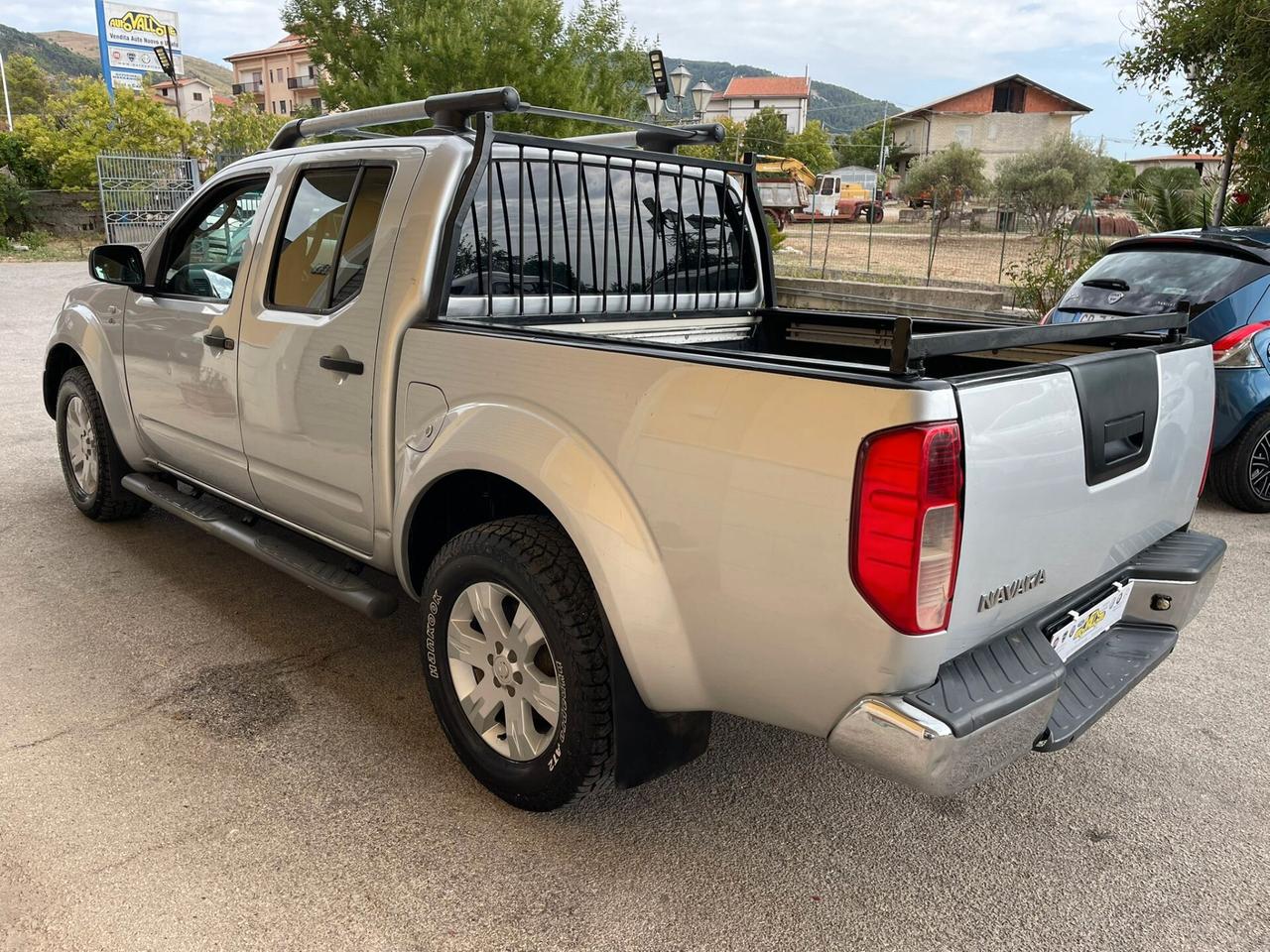 Nissan Navara 2.5 dCi Pick up Double Cab 4WD
