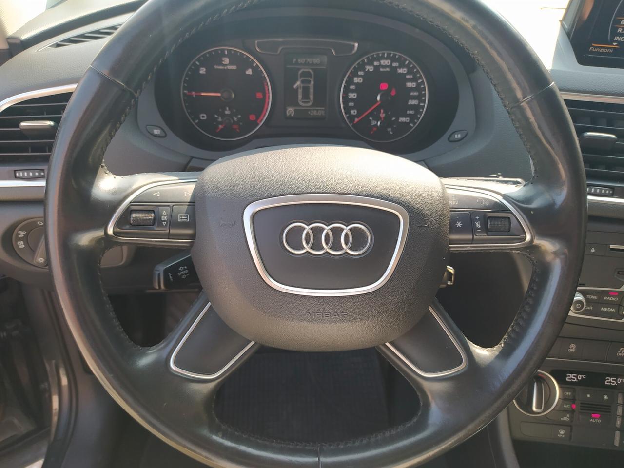 Audi Q3 2.0 TDI 120 CV Business