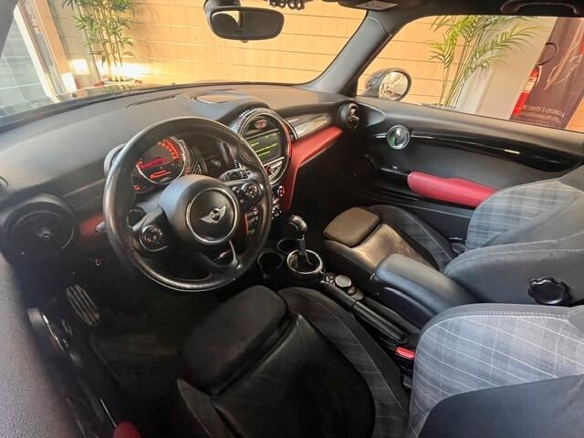 MINI JOHN COOPER WORKS 2.0 231CV Cambio automatico con palette al volante, Navigatore GARANZIA 12 MESI