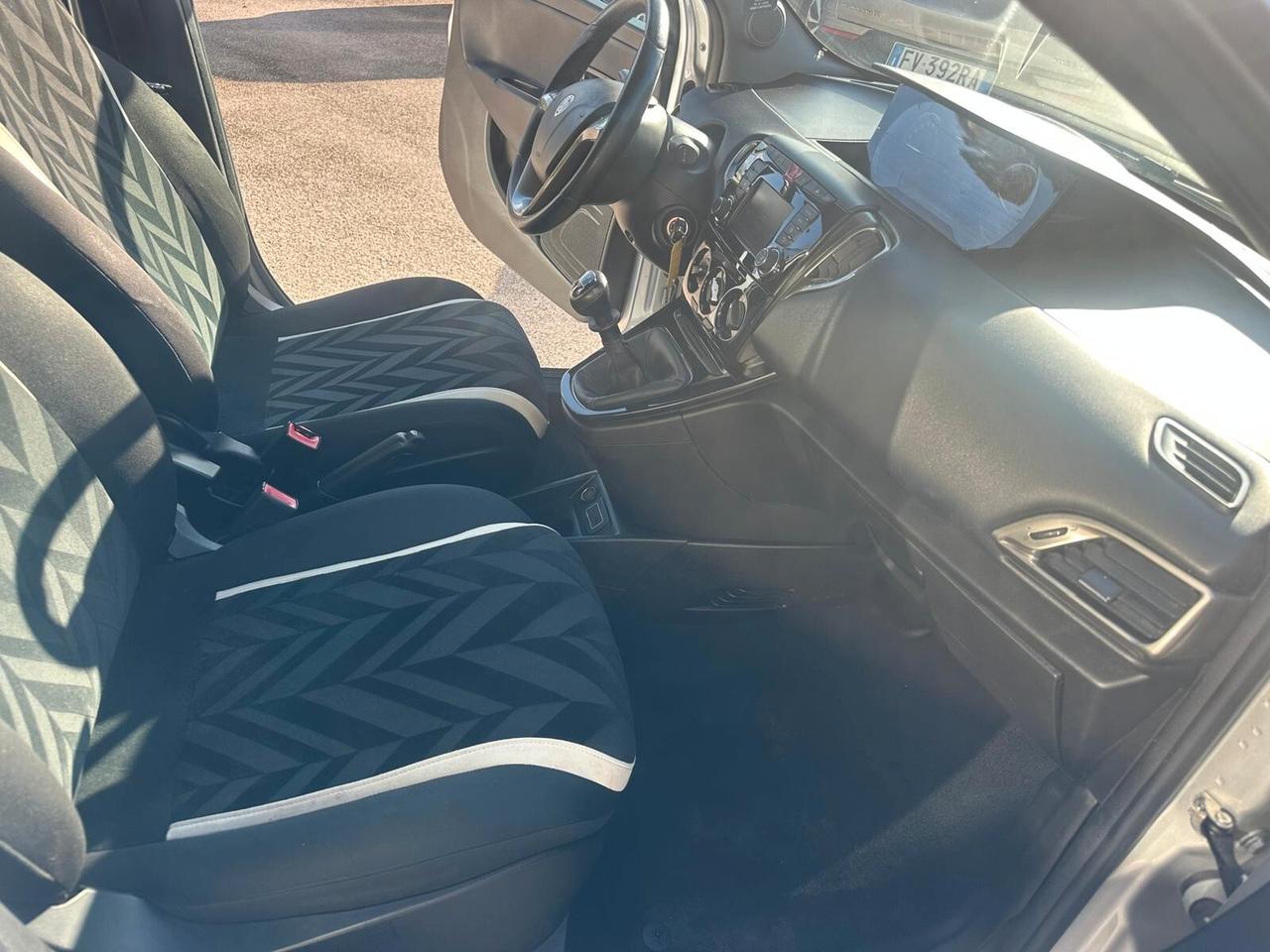 Lancia Ypsilon 1.2 GPL 69 CV 5 porte Platinum NEOPATENTATI