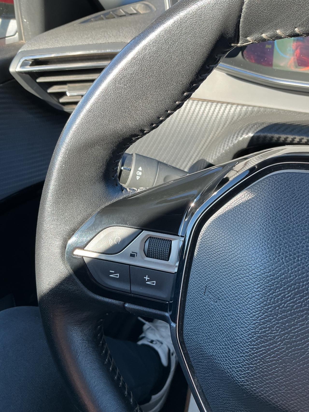 Peugeot 208 motore elettrico 136 CV 5 porte GT Pack