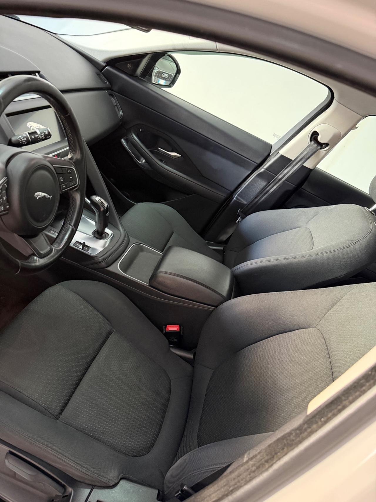 Jaguar E-Pace 2.0D 150 CV